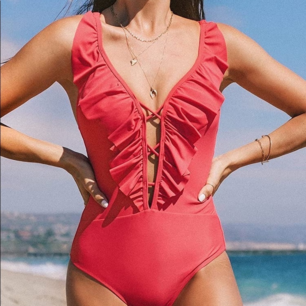 Cupshe Women's One Piece Elisabeth Ruffle Strappy Crisscross Swimsuit